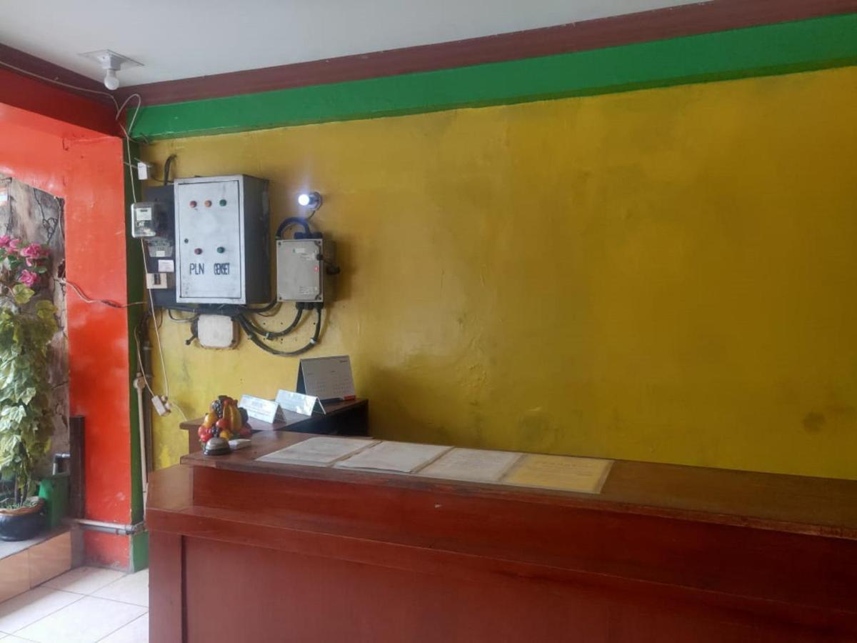 Oyo 90041 Hotel Sinar Lumayan Syariah バリックパパン エクステリア 写真
